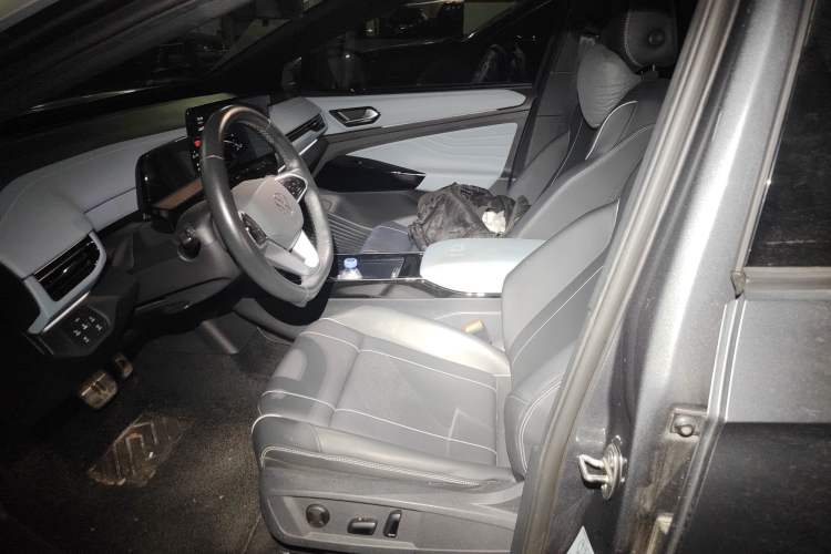 Used Volkswagen ID.4 X 2023 Pure Long-Range Version Left Front Seat