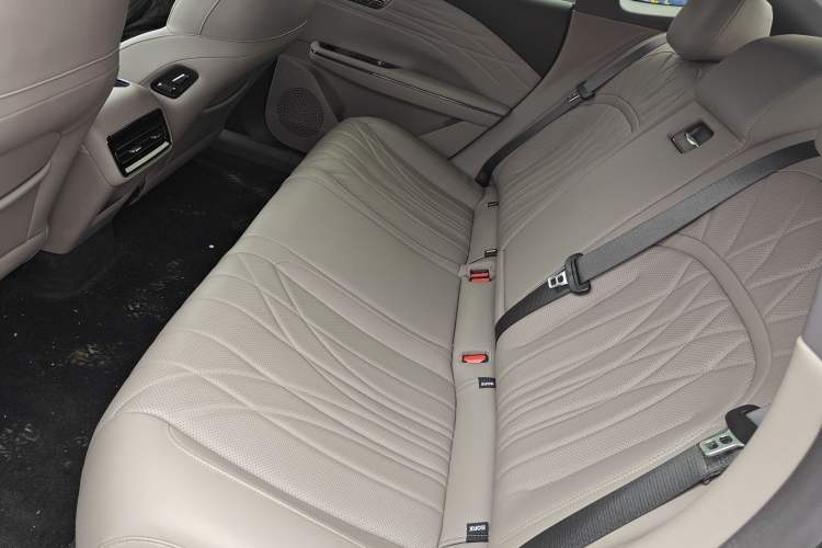 Used Geely Galaxy 8 2025 130km EM-P Starship Edition
