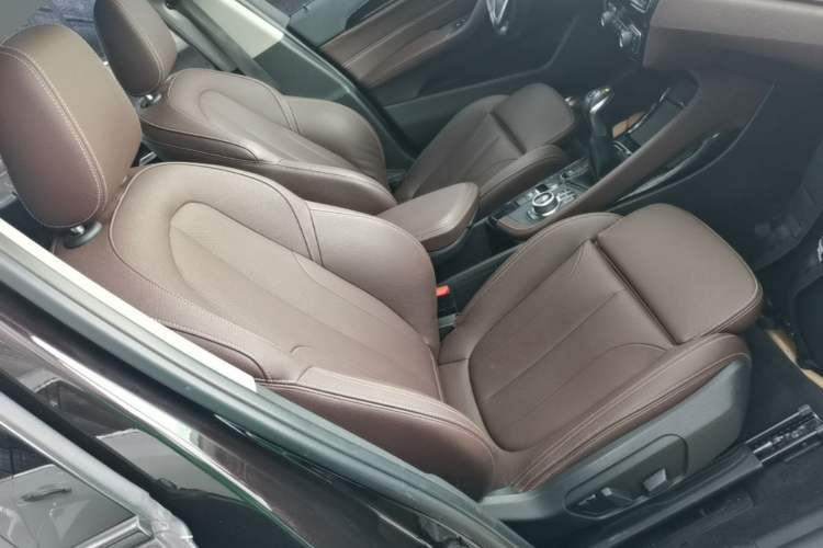 Used BMW X1 2018 xDrive20Li Luxury Edition Right Front Seat