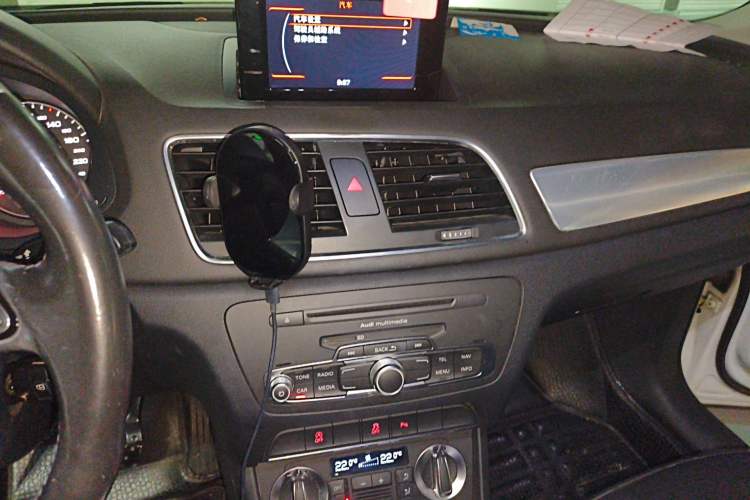 Used Audi Q3 2015 35 TFSI Comfort Model Audio And AC Panel