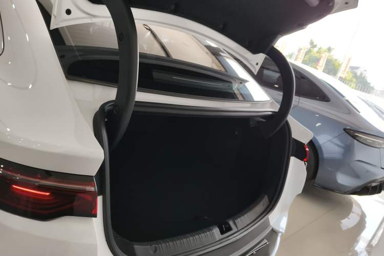 Used BYD Qin L 2025 EV 470KM Leading Edition Trunk