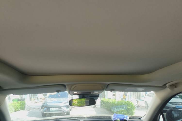 Used Buick Envision 2023 Encore S 652T Two-Wheel-Drive Luxury Model