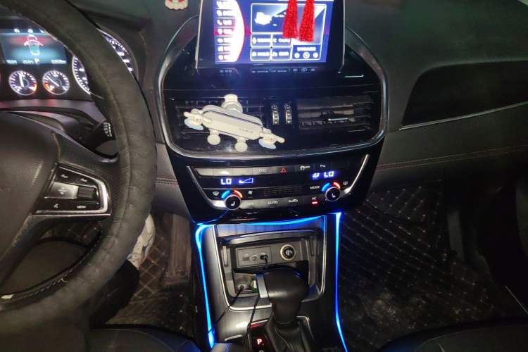 Used BORGWARD BX6 2018 28T Four-Wheel Drive GT Extreme Style Audio And AC Panel