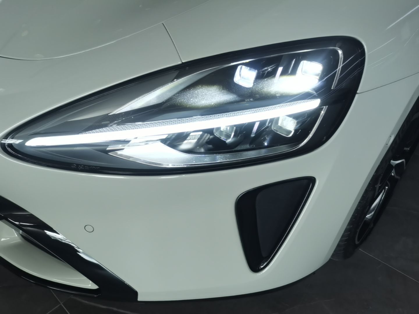 Xiaomi Auto SU7 2024 Four-Wheel Drive Ultra-Long Range Advanced Intelligent Driving Max Edition — снимка 8