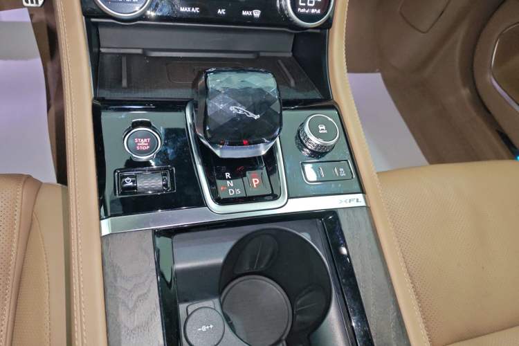 Used Jaguar XFL 2021 XFL 2.0T P250 Two-Wheel-Drive Luxury Deluxe Edition