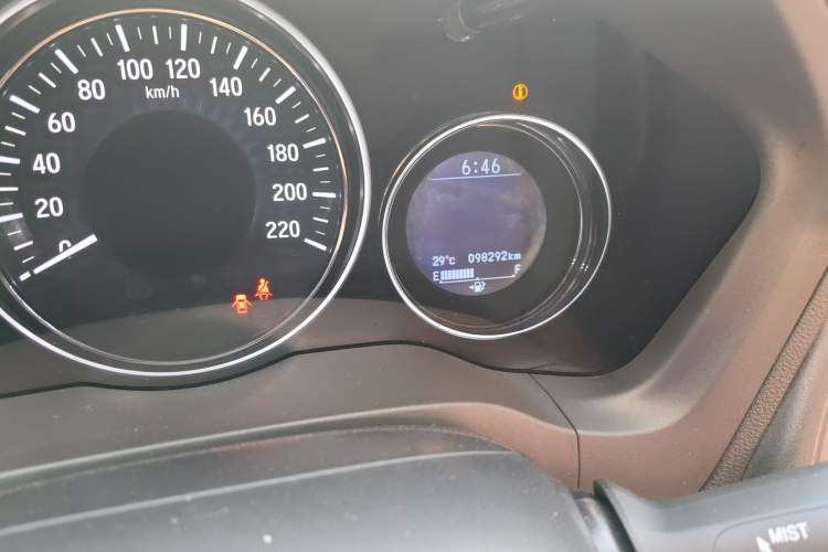 Used Honda Vezel 2015 1.8L CVT 2WD Luxury Model
