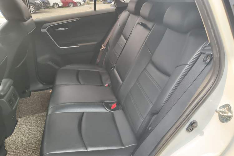 Used Toyota RAV4 2021 2.0L CVT Two-Wheel Drive Fashion Edition Left Rear Seat
