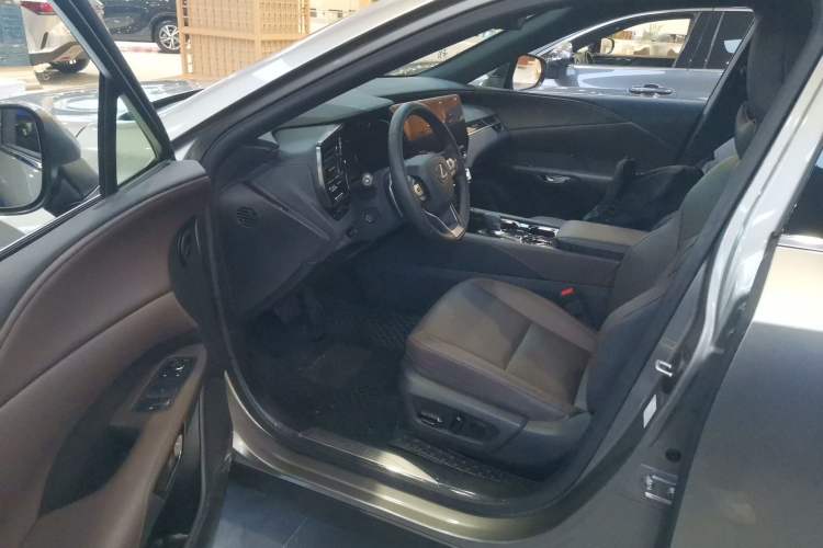 Used Lexus RX 2023 350h Four-Wheel Drive Enjoyment Version Driver Seat