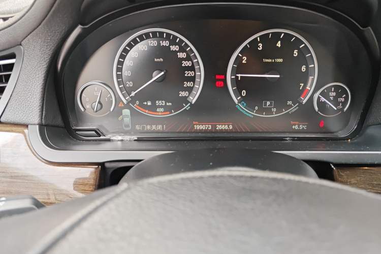 Used BMW 7 Series 2009 730Li Leading Model Odometer Close Up