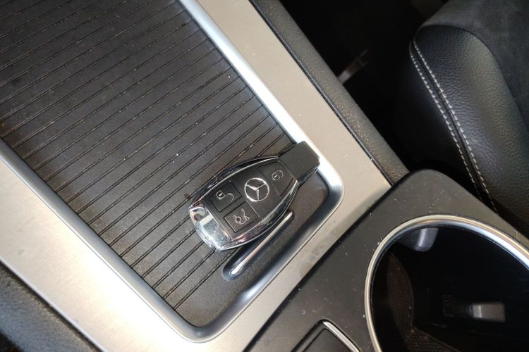 Used Mercedes-Benz GLK-Class 2015 GLK 300 4MATIC Fashion Edition Ultimate Version Interior 1