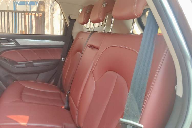 Used Roewe RX5 2016 30T Four-Wheel Drive Automatic Internet Smart Luxury Edition Left Rear Seat