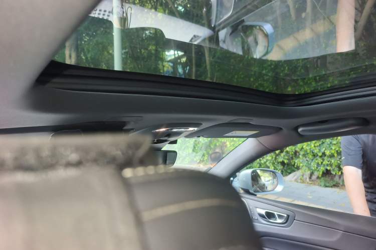 Used Volvo XC60 New Energy 2019 T8 E-Drive Hybrid Intelligent Luxury Sport Edition China V Standard Headliner