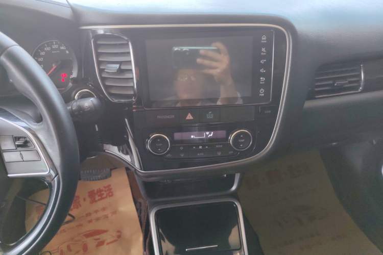 Used Mitsubishi Outlander 2018 2.0L Two-Wheel Drive Glory Edition 5 Seats
