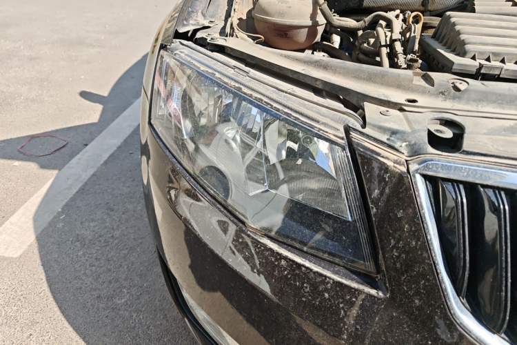 Used Skoda Octavia 2015 1.4TSI DSG Eado Edition Right Front Headlight