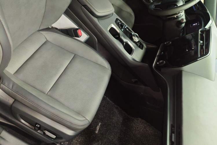 Used Lexus RZ 2023 450e All-Wheel Drive Luxury Edition Right Front Seat