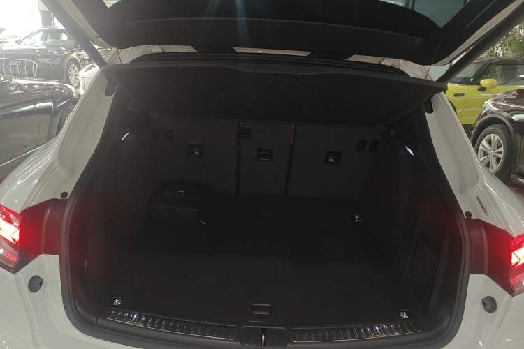 Used Porsche Macan 2024 Macan 2.0T