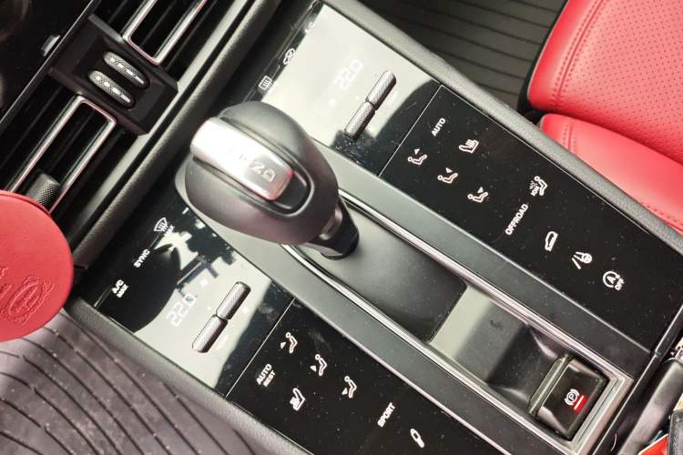 Used Porsche Macan 2024 Macan 2.0T Gear Lever
