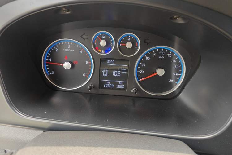 Used Foton Toano 2022 2.5T Manual Jixiang Multi-Function Short-Chassis Mid-Height with Dual Rear Tires 5/6/9-Seater D25TCIF1