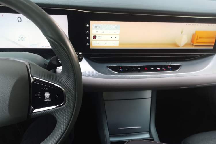 Used ARCFOX Alpha S 2023 735E+ Forest Edition 160kW Audio And AC Panel