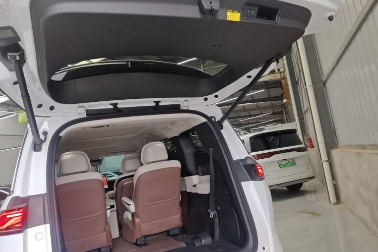 Used BYD Xia 2025 DM-i 1.5T 100km Supreme Edition Trunk