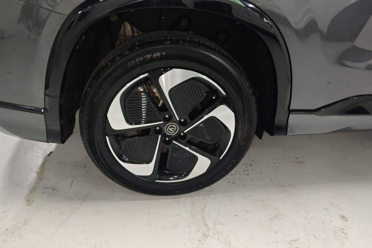 Used CHANGAN CS75 PLUS iDD 2023 ZhiDian iDD Smart Leading Model Right Rear Wheel Hub