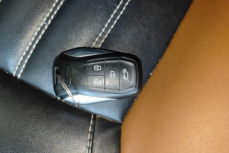 Used Soueast DX7 2018 1.5T Manual Luxury Model Vehicle Key