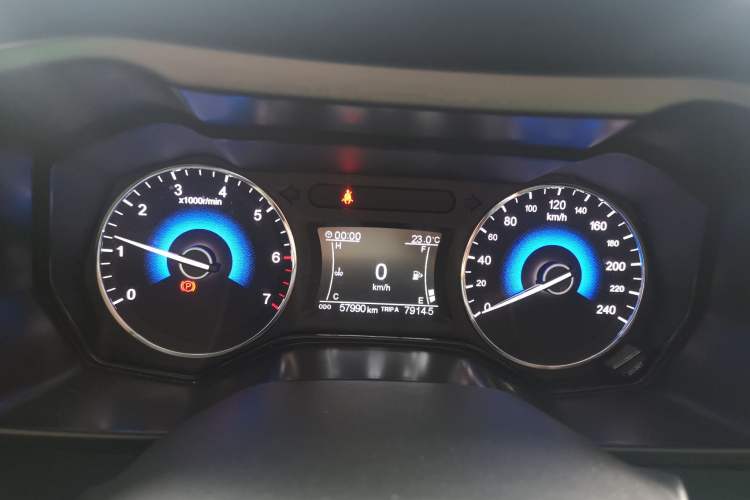 Used Dongfeng Fengon 580 2017 1.5T Manual Luxury Model Instrument Cluster