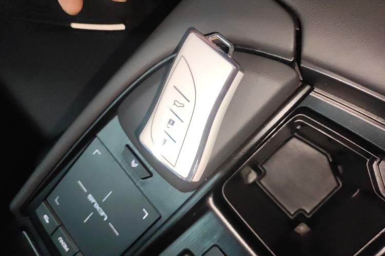 Used Lexus ES 2018 300h Premier Edition China VI Standard
