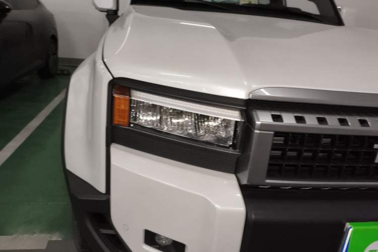 Used Toyota Prado 2024 2.4T All-Terrain TX Version 5 Seats Right Front Headlight