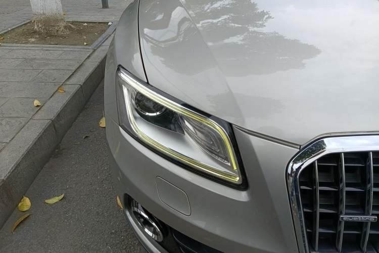Used Audi Q5 2013 40 TFSI Ambition Right Front Headlight