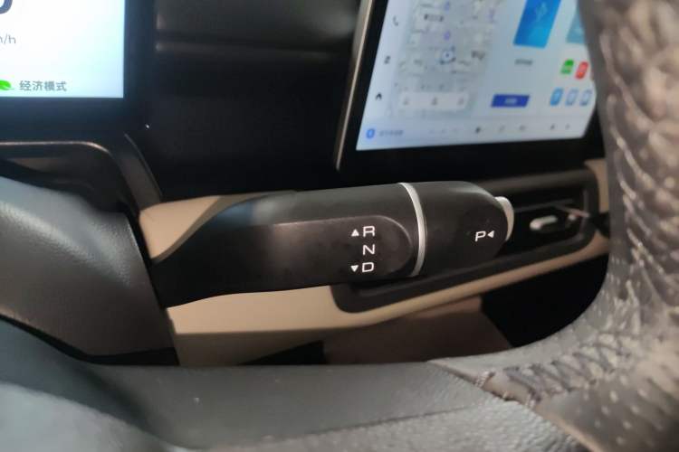 Used Wuling Bingo PLUS 2024 330 km Range Five-Seater Version Gear Lever