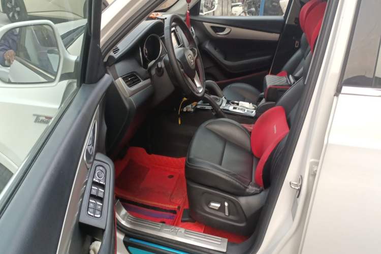 Used Zotye SR7 2016 1.5T CVT Cube Heart Edition China IV Standard