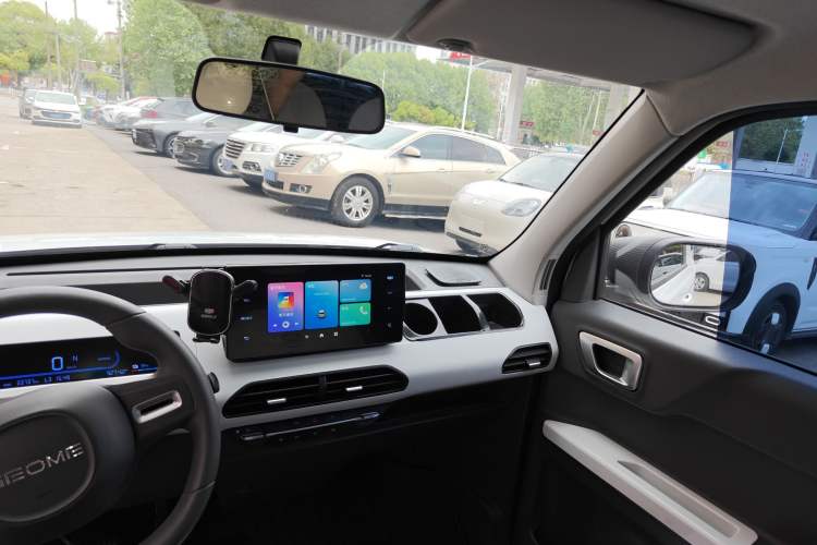 Used Geely Galaxy Panda 2023 Panda Mini 200km Endurance Bear Headliner