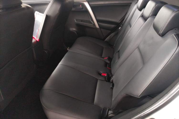 Used Toyota RAV4 2015 2.5L Automatic 4x4 Elite Edition
