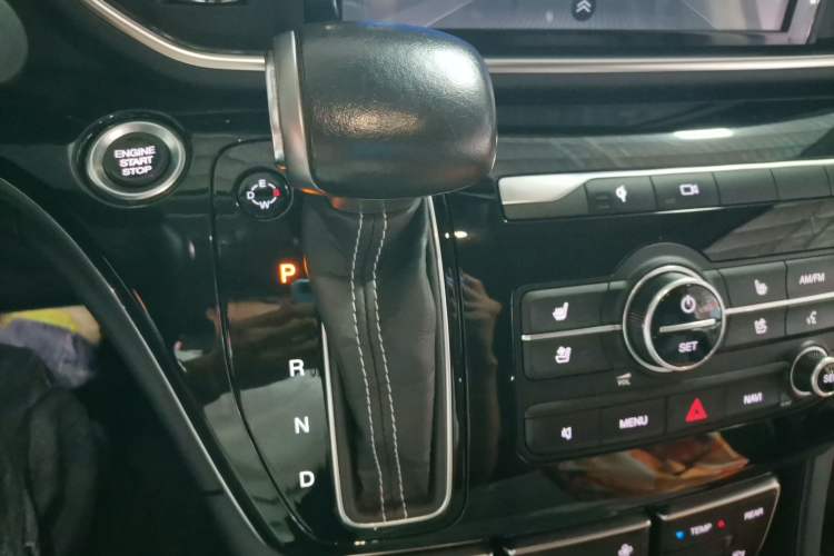 Used GAC Trumpchi M8 2020 Flagship Model 390T Supreme Edition Gear Lever