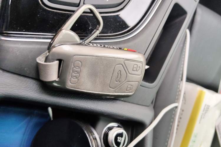 Used Audi A4L 2024 40 TFSI Luxury Dynamic Edition Vehicle Key