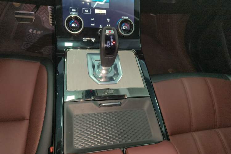 Used Land Rover Range Evoque 2022 Aurora L 249 PS R-Dynamic Luxury Edition
