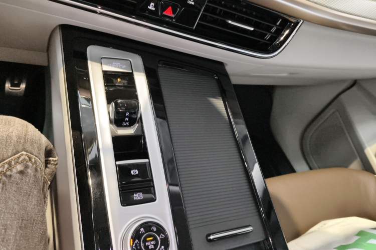 Used Volkswagen Tavendor 2023 380TSI Four-Wheel Drive R-Line Cruise Edition
