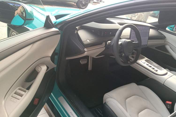 Used Xiaomi Auto SU7 2024 Four-Wheel Drive Ultra-Long Range Advanced Intelligent Driving Max Edition Driver Seat