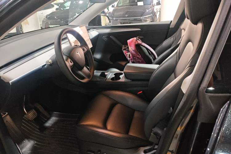 Used Tesla Model Y 2024 Rear-Wheel-Drive Version
