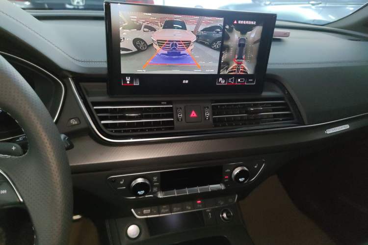 Used Audi Q5L 2024 45 TFSI Luxury Dynamic Model Audio And AC Panel