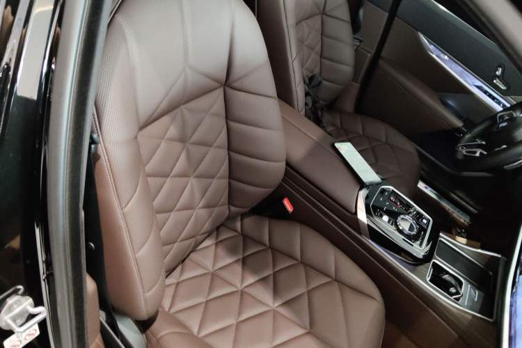 Used BMW 7 Series 2023 735Li M Sport Package Right Front Seat