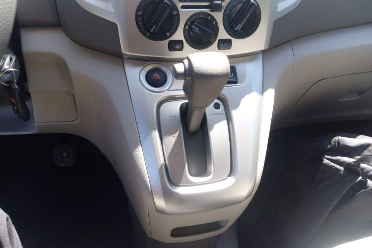 Used Nissan NV200 2018 1.6L CVT Luxury Model Gear Lever