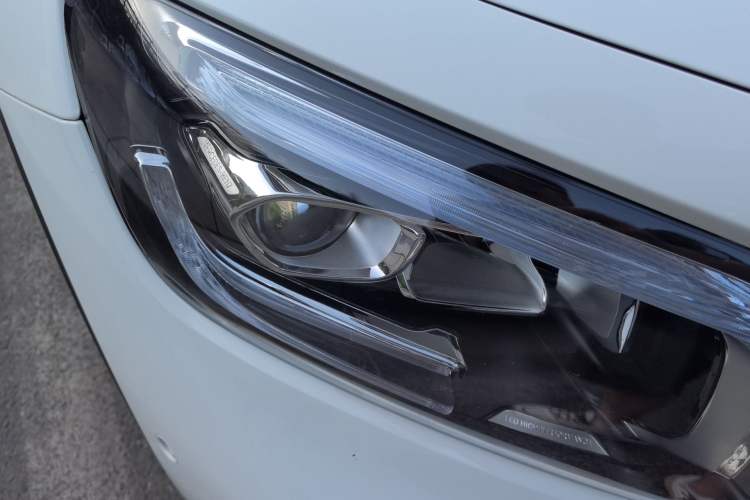 Used Mercedes-Benz GLB 2023 GLB 220 Sport Edition Right Front Headlight