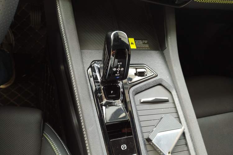 Used Lynk & Co 03 2023 1.5TD DCT JingPro Gear Lever