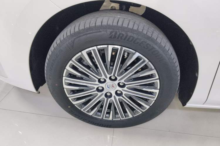 Used Buick GL8 New Energy 2024 Lu Zun Deluxe Edition 7-Seater Left Front Wheel Hub