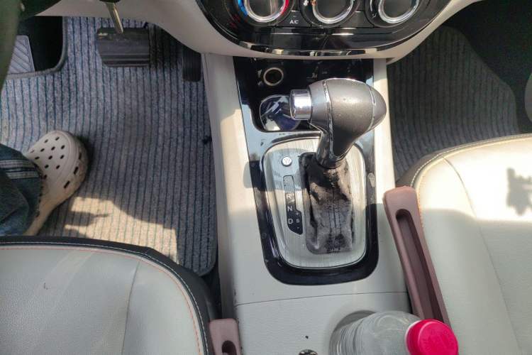 Used FORTHING Joyear XV 2015 1.6L CVT Comfort Model
