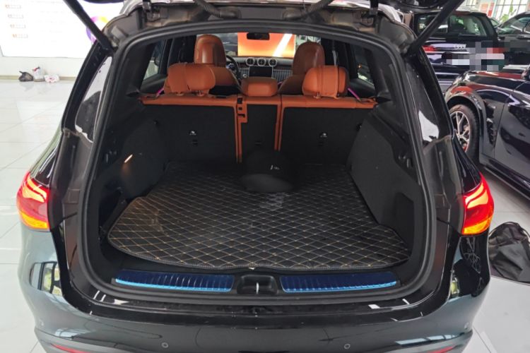 Used Mercedes-Benz GLC 2024 GLC 260 L 4MATIC Dynamic Edition 5-seater Trunk