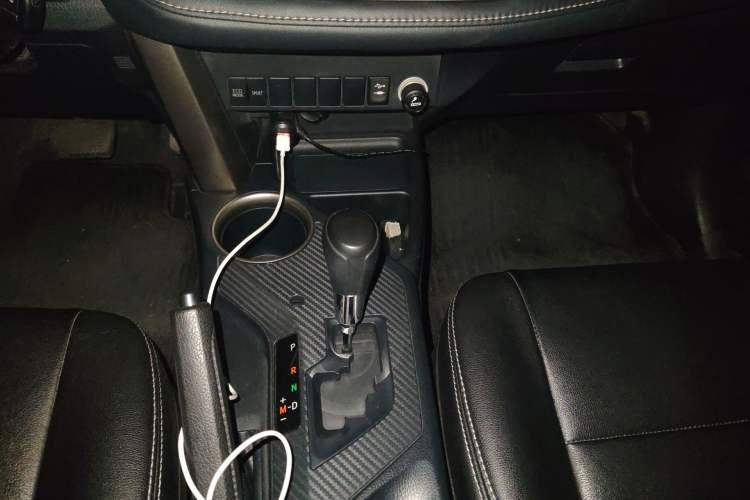 Used Toyota RAV4 2015 2.0L CVT Two-Wheel Drive Fashion Edition