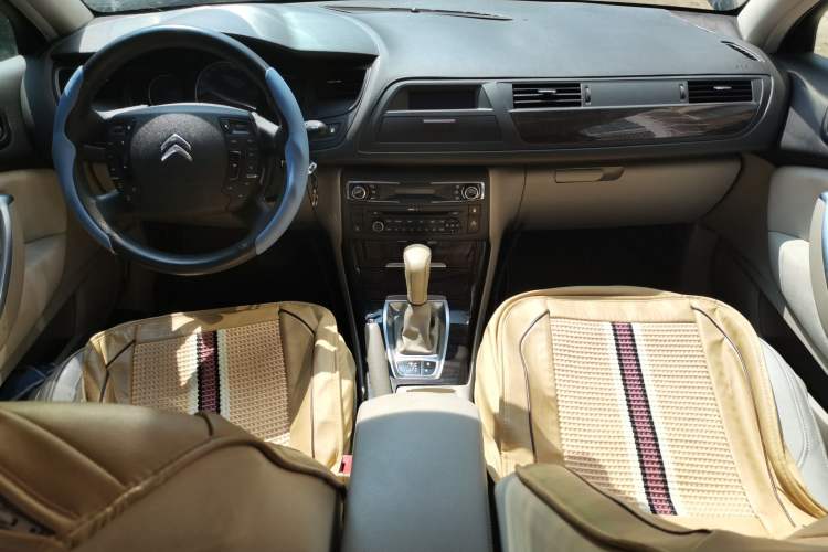 Used Citroen C5 2014 2.0L Automatic Zunyue Model Center Console